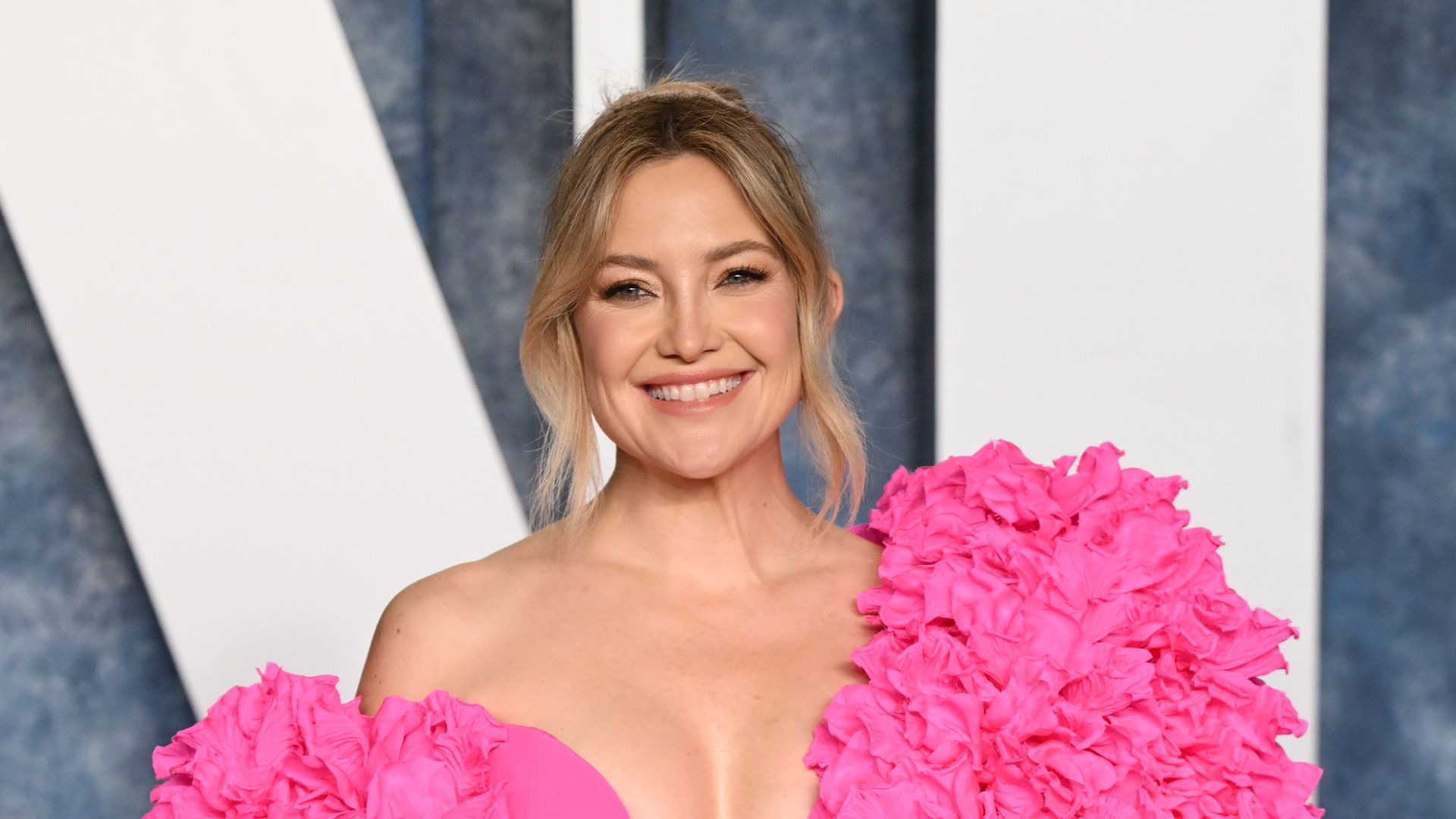 Kate Hudson attends the 2023 Vanity Fair Oscar Party hosted by Radhika Jones at Wallis Annenberg Center for the Performing Arts on March 12, 2023 in Beverly Hills, California