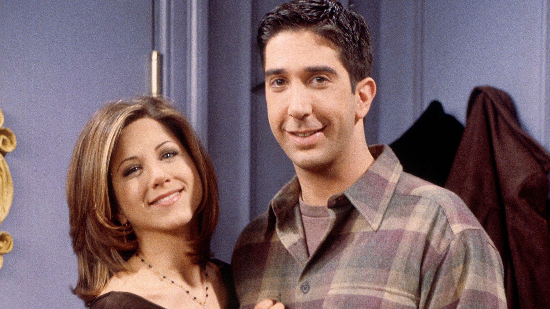 Jennifer Aniston and David Schwimmer have awkward reunion in epic new video
