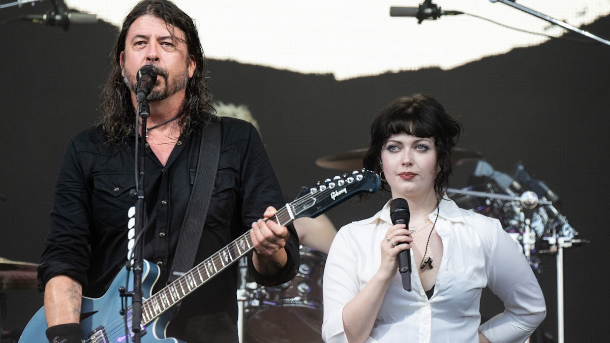 Foo Fighters’ Dave Grohl’s daughter Violet, 17, surprises fans with special Glastonbury Festival performance