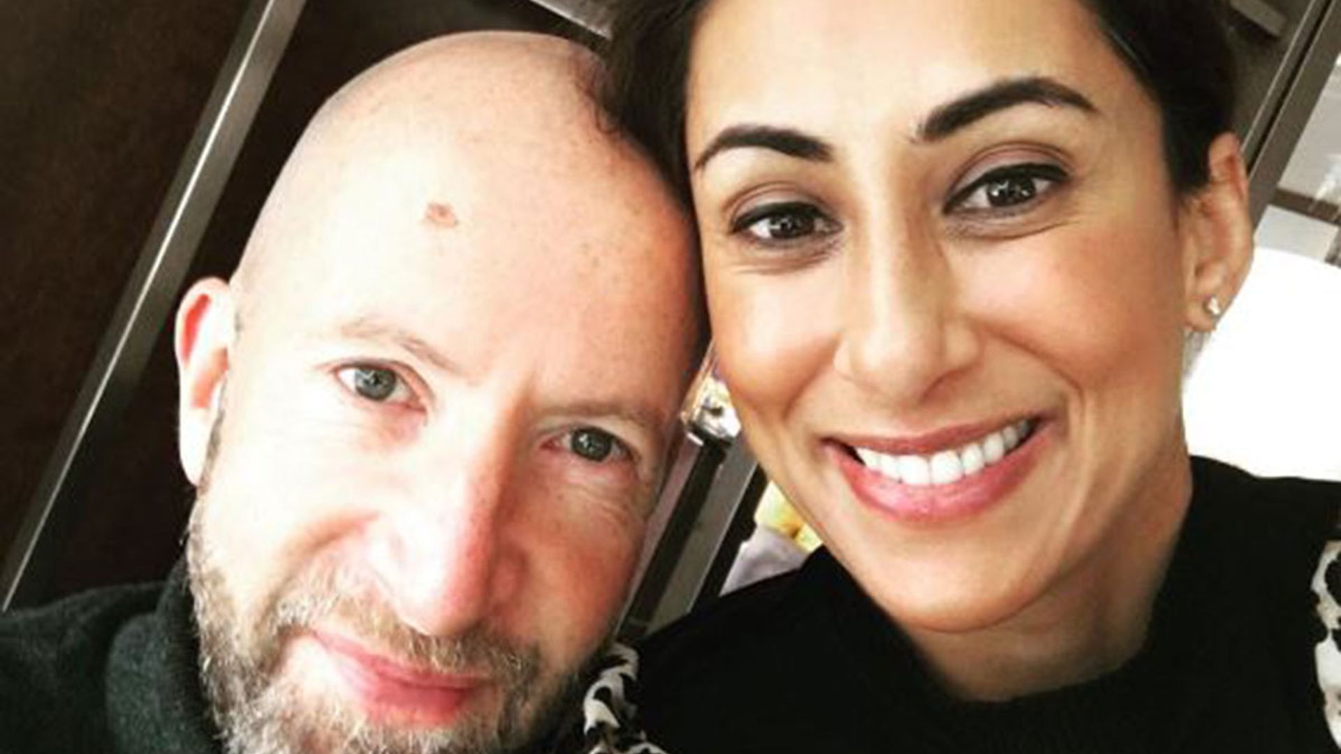 saira khan selfie with husband