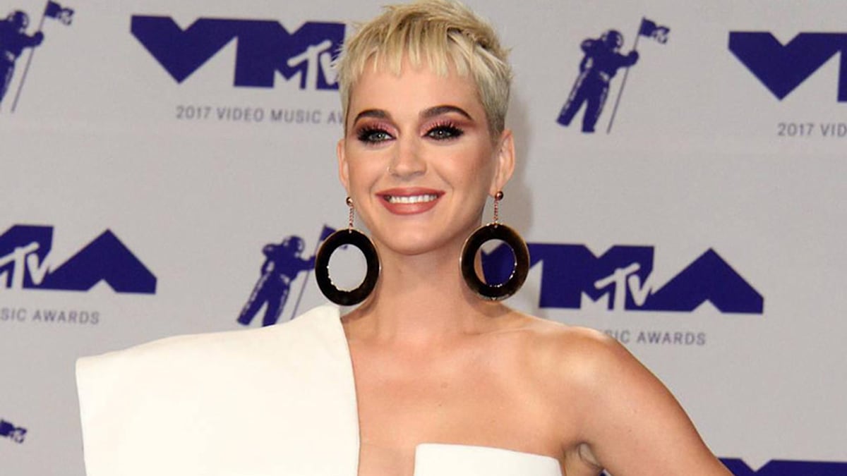 Katy Perry hires super fan to design tour logo dress | HELLO!
