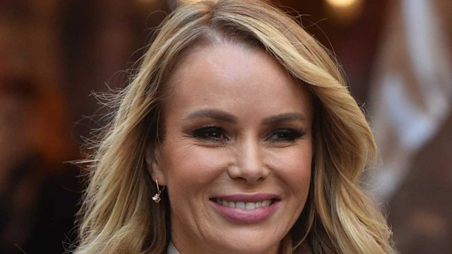 amanda holden smiling