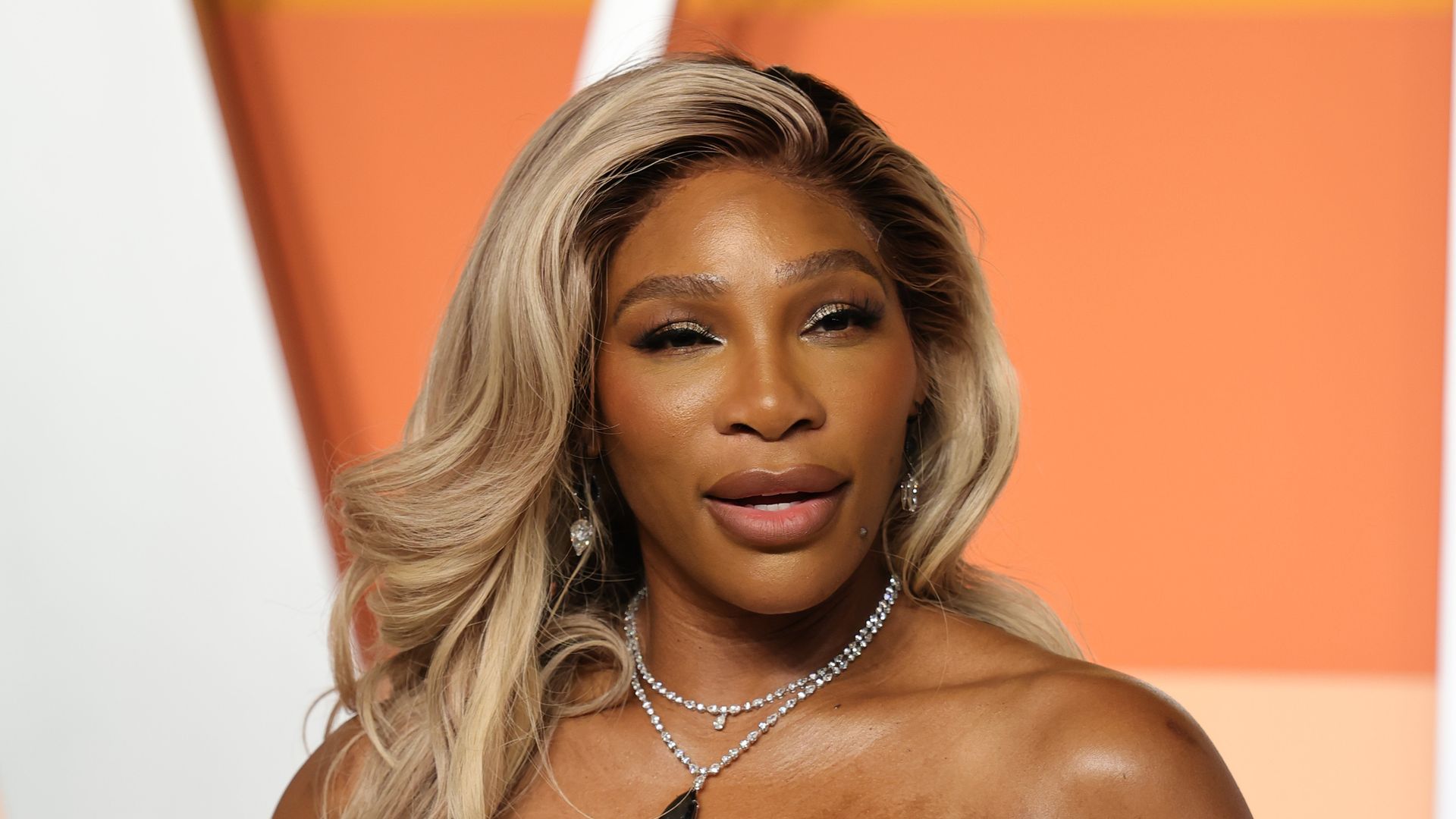 serena williams black dress red carpet