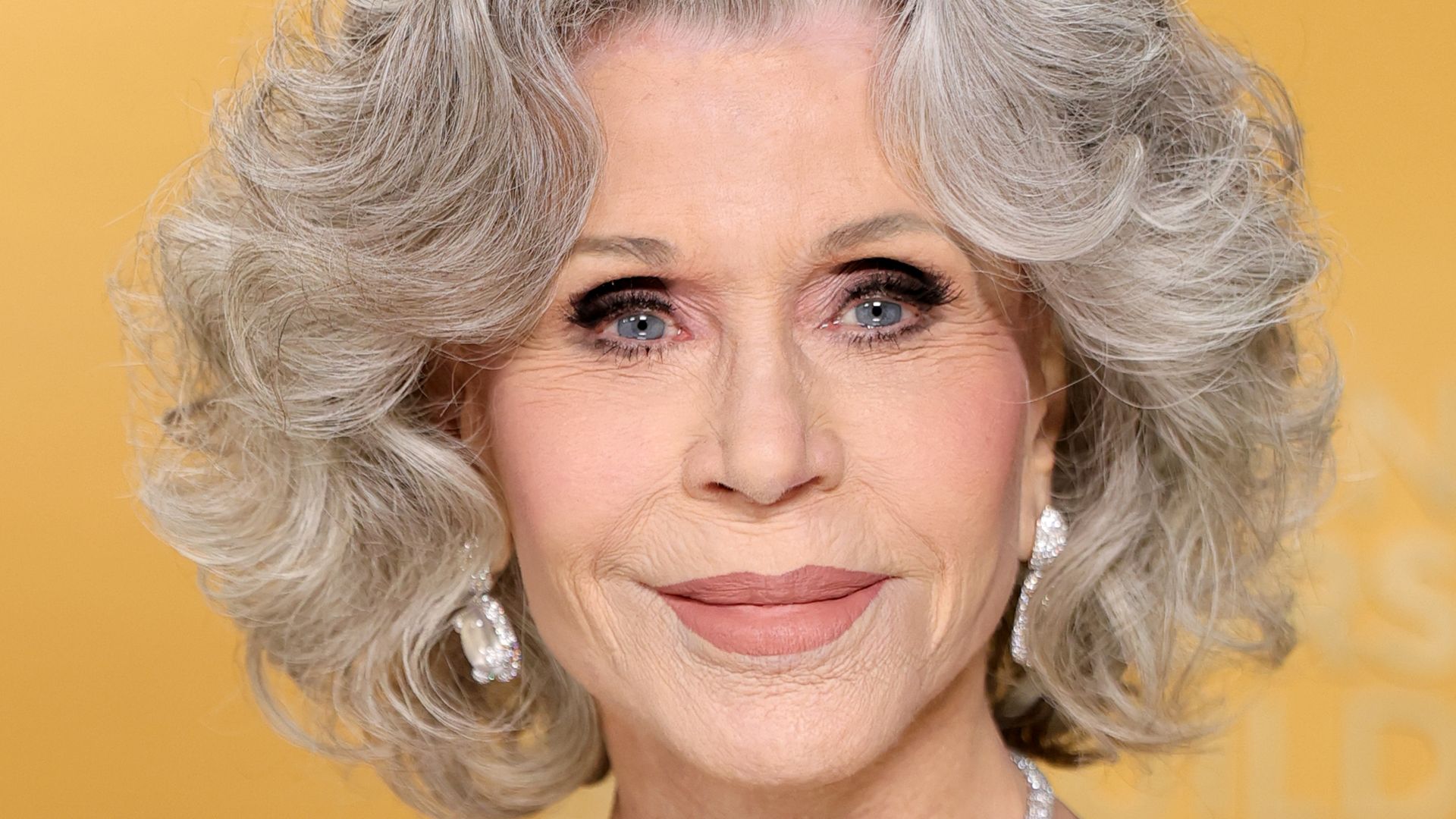 Jane Fonda given emotional standing ovation ahead of pointed SAG speech during Lifetime Achievement honor