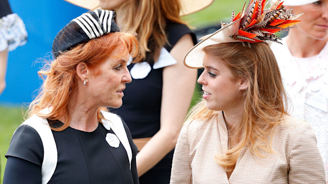 Princess Beatrice and Sarah Ferguson talking at Ascot in 2017