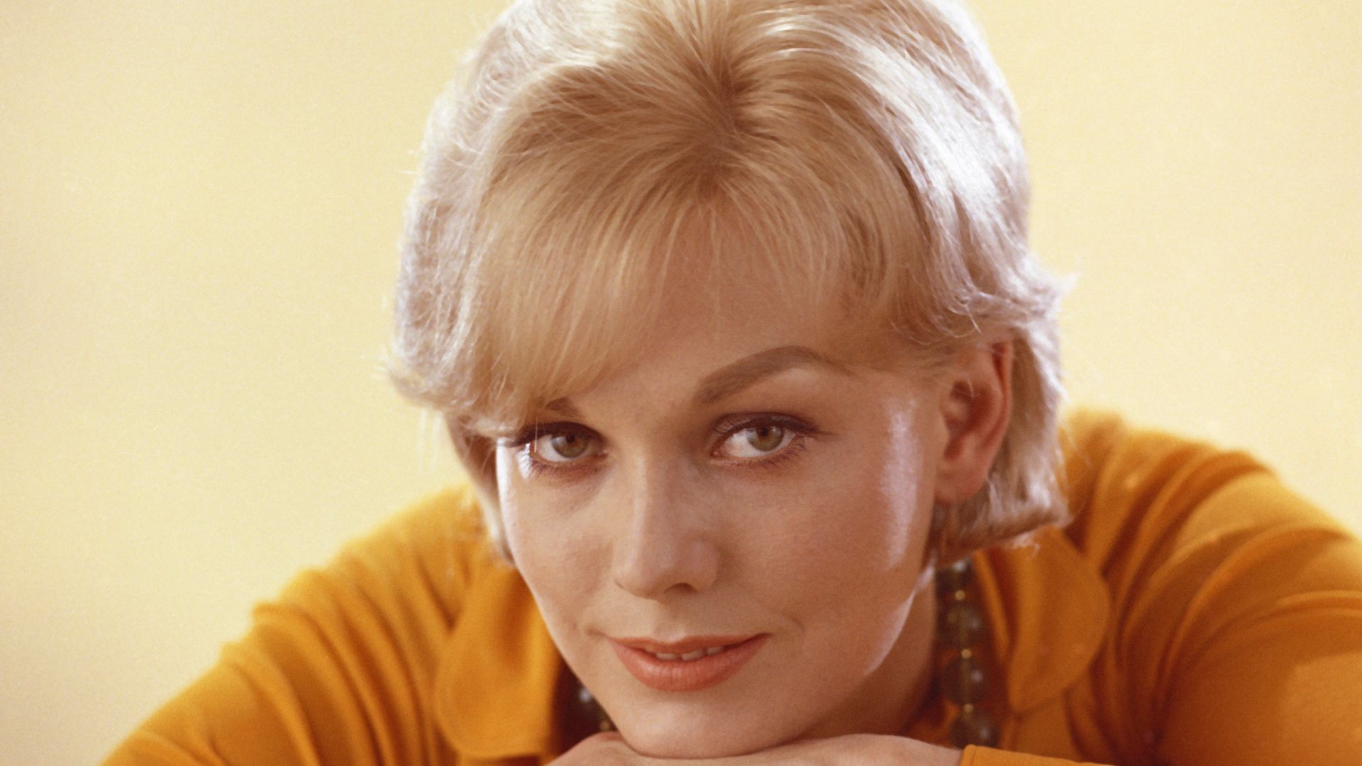 Kim Novak poses for publicity portrait circa 1960.