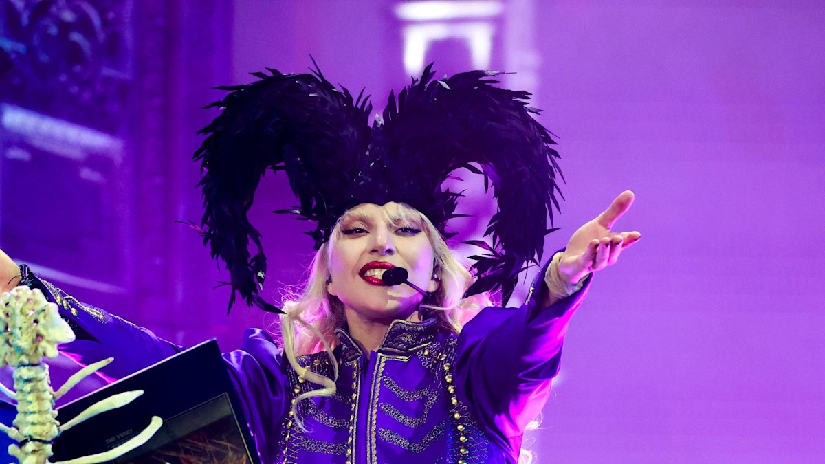 Watch as Lady Gaga apologizes to Coachella audience for malfunction