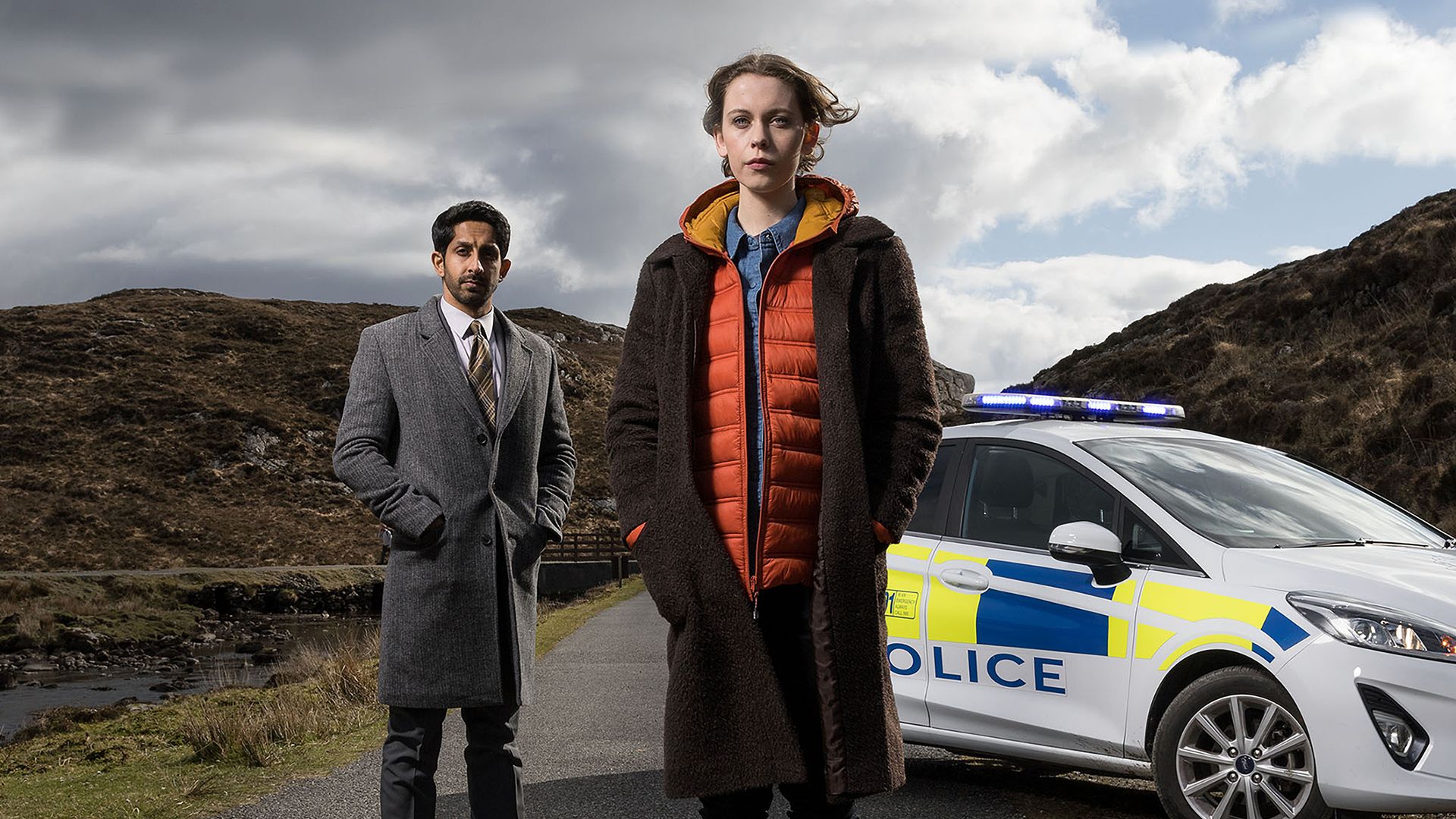 DCI Ahmed Halim (SAGAR RADIA), Kat Crichton (SORCHA GROUNDSELL) in An t-Eilean / The Island