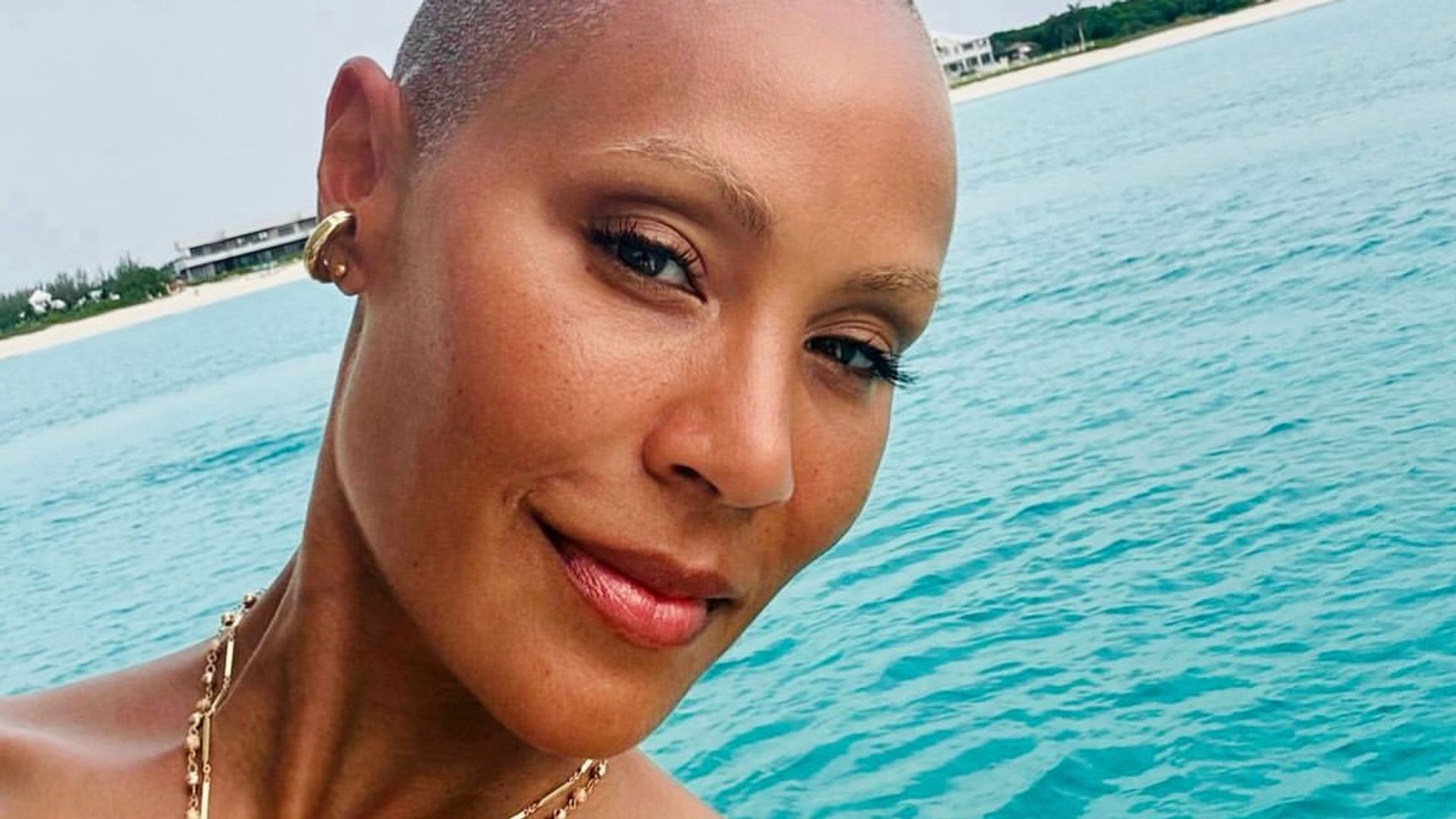 Jada Pinkett Smith poses in the bath in intimate new photo 