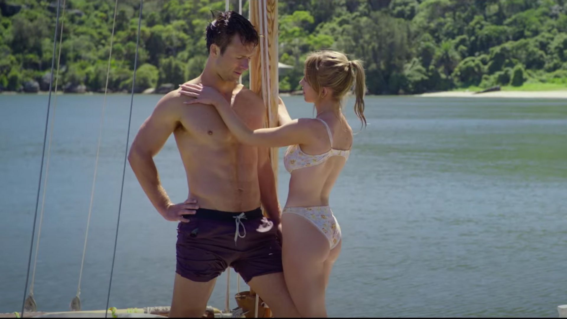 Sydney Sweeney and Glen Powell have sizzling chemistry in first Anyone But You trailer