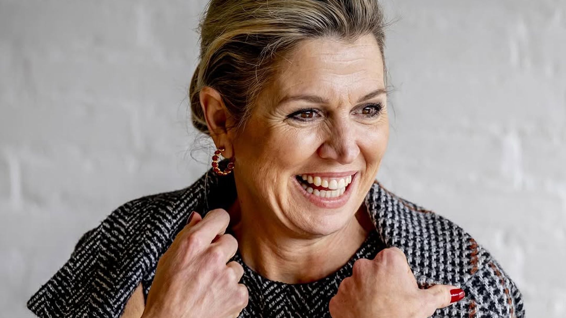 Queen Maxima revamps £3k noughties accessory from 19 years ago