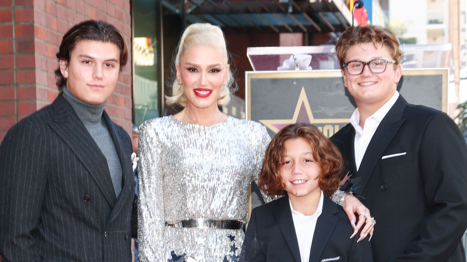 gwen stefani with sons