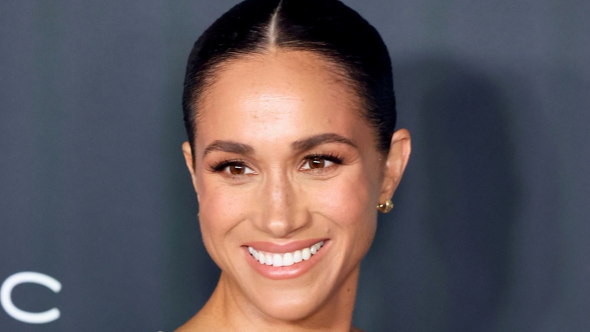 Olvídate del verano europeo, Meghan Markle acaba de convertir el otoño europeo en la tendencia de moda más elegante de esta temporada.