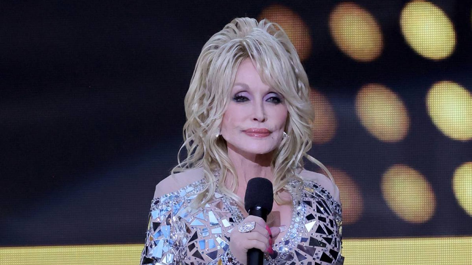 dolly parton rock and roll hall fame induction