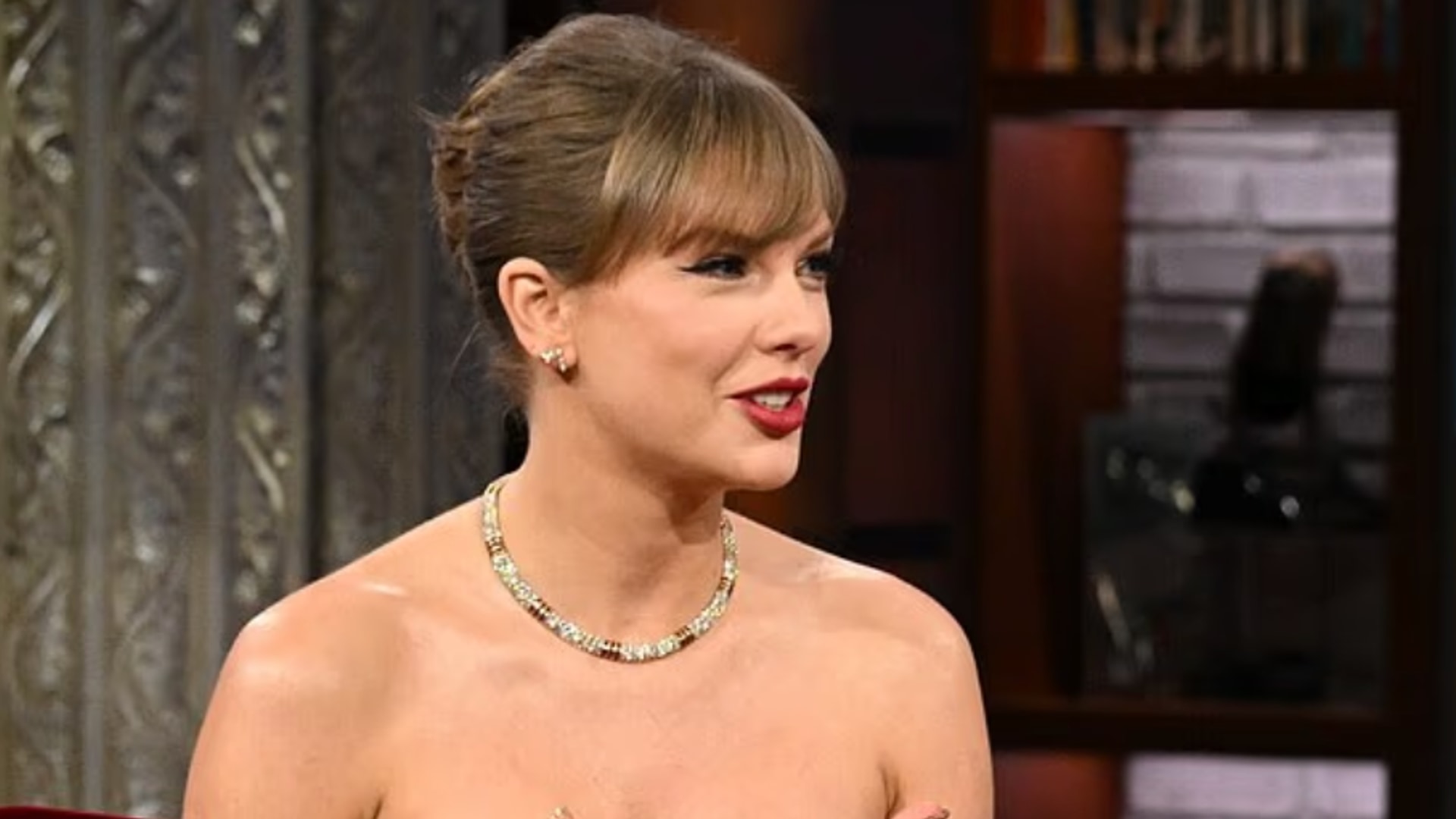 Taylor Swift red velvet mini dress