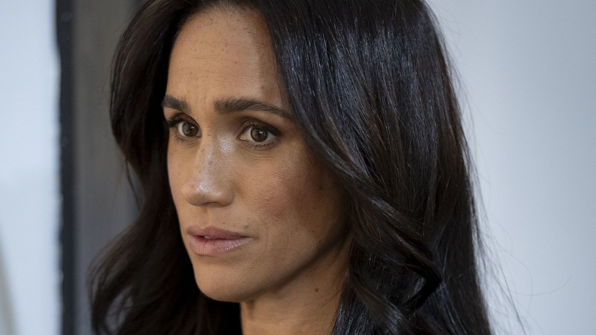 Meghan Markle removes £120k heirloom jewel during public engagement