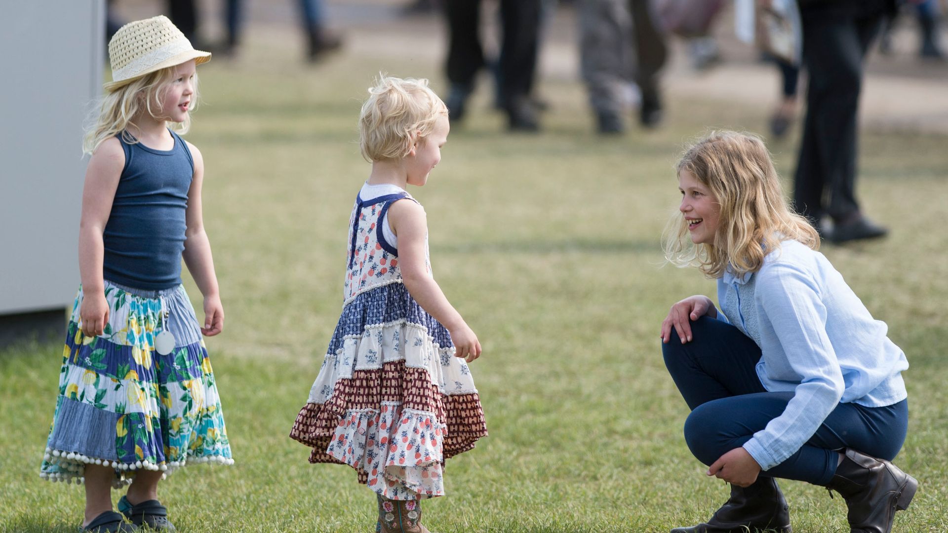 Lady Louise Windsor playing with Isla Phillips and Savannah Phillips at the Royal Windsor Horse show in 2015