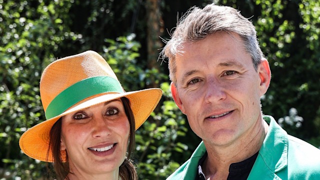 couple posing at chelsea flower show 