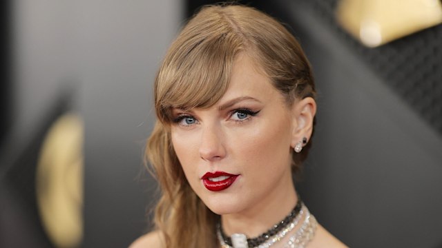 Taylor Swift white gown