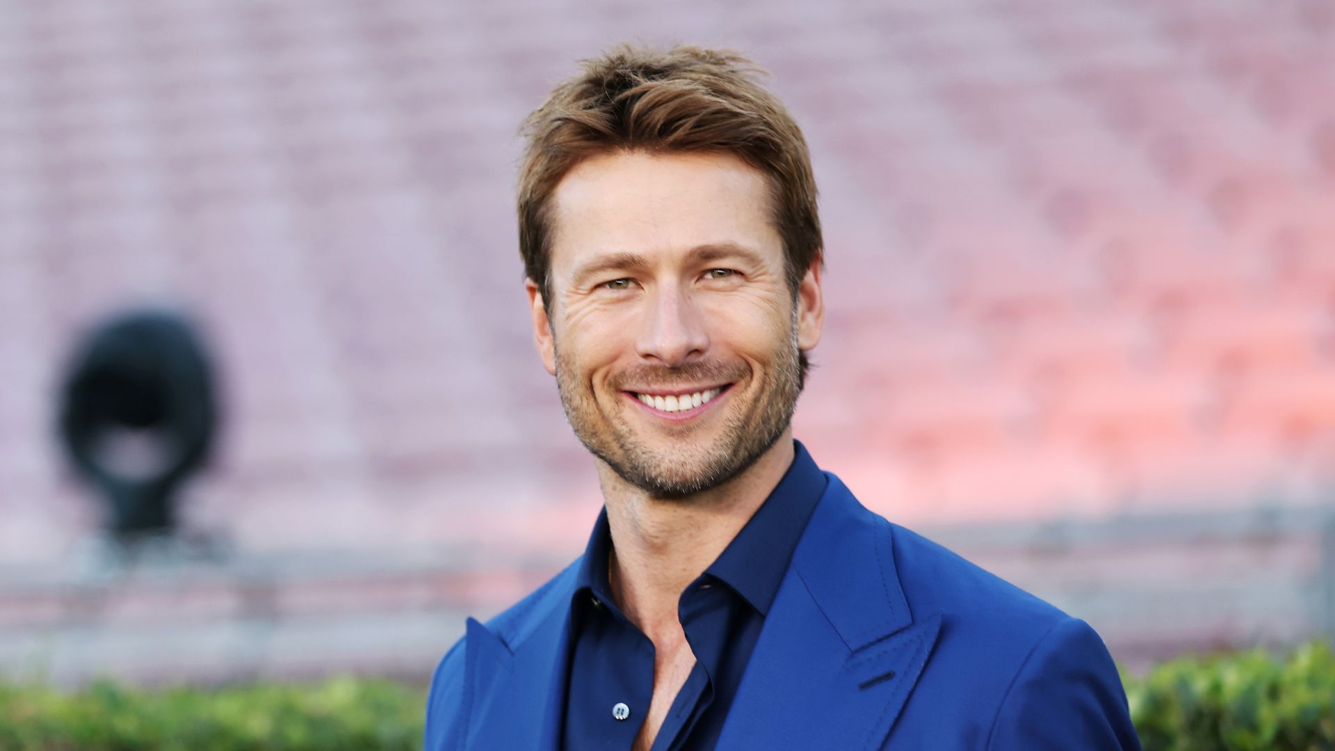 Glen Powell attends the Red Carpet Premiere of Hulu's "Chad Powers" at Rose Bowl Stadium on September 25, 2025 in Pasadena, California 