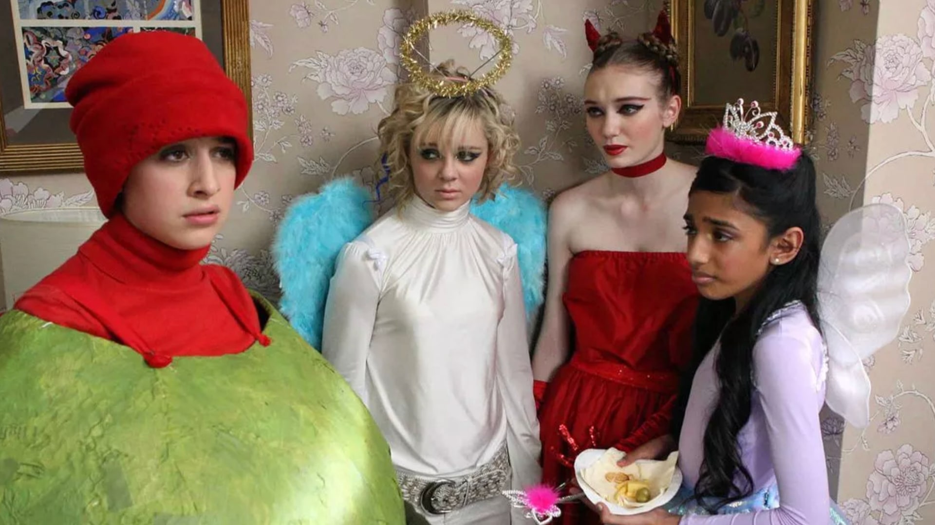 Angus Thongs & Perfect Snogging olive scene