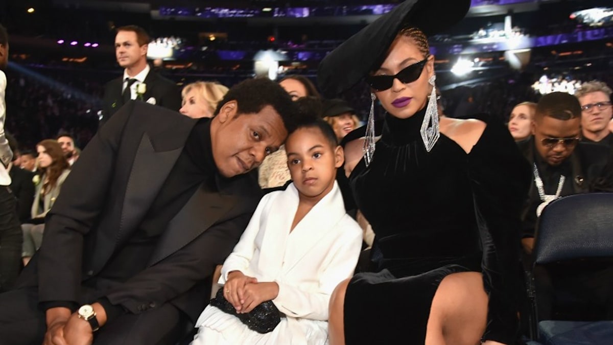 Beyonce and Blue Ivy wear matching gold dresses to the Wearable Art ...