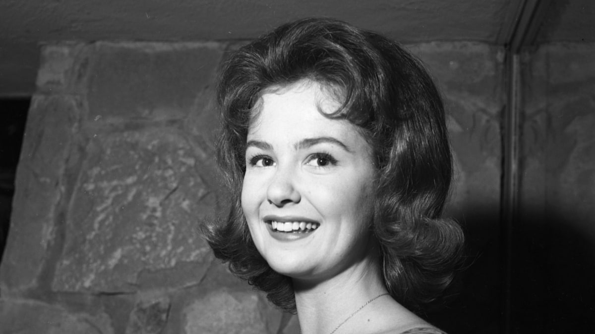 '60s sitcom star, 81, looks so different from TV days in latest photo with M*A*S*H star husband, 86