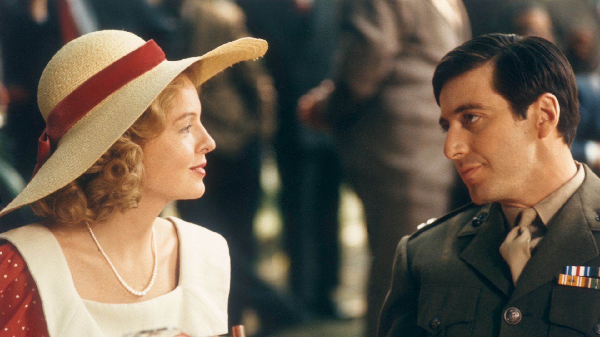 Kino. DER PATE The Godfather USA, 1972 Francis Ford Coppola Kay Adams (DIANE KEATON), Michael Corleone (AL PACINO) Regie: Francis Ford Coppola aka. The Godfather / DER PATE USA, 1972.