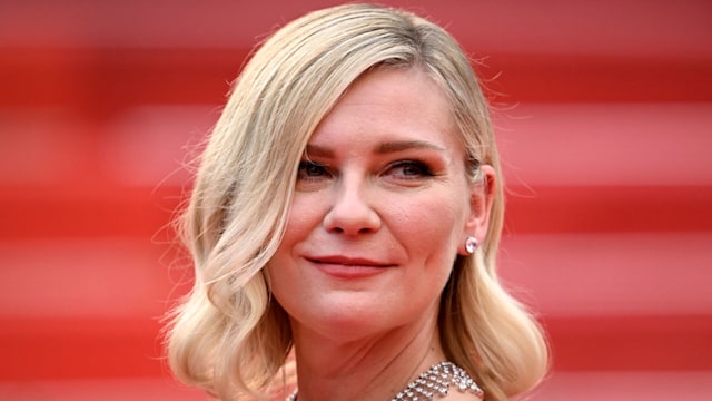 Kirsten Dunst trips on the red carpet at 2024 Oscars in head-turning moment with husband Jesse Plemons