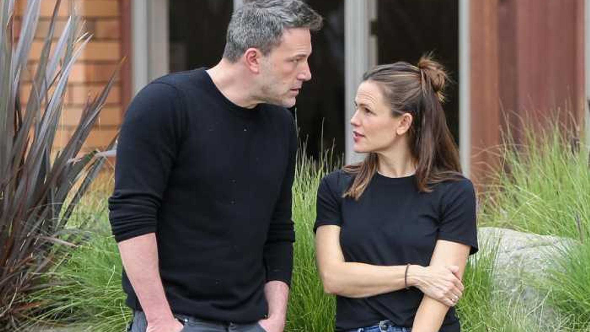 Jennifer Garner visits ex Ben Affleck amid divorce rumors