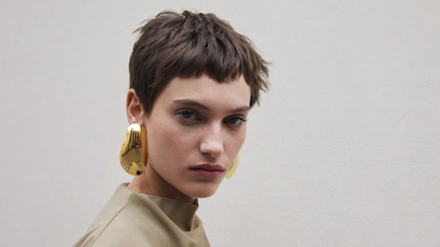 Asymmetrical maxi-earrings from Mango