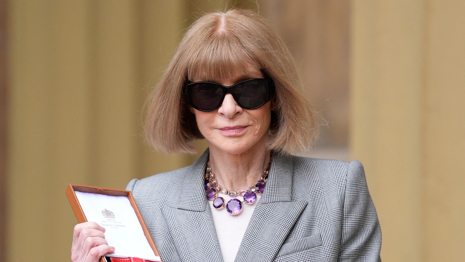 Anna Wintour pays homage to British royal style at Buckingham Palace