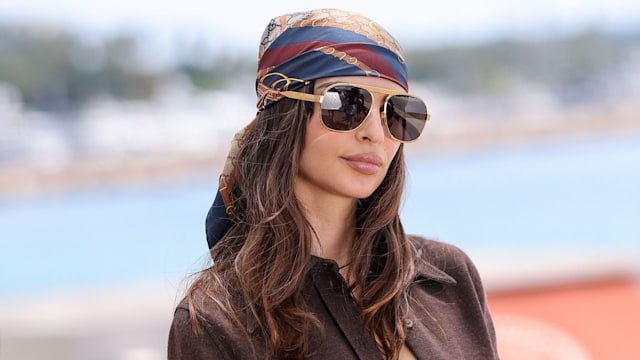  Emily Ratajkowski is seen on the croisette filming a commercial during day nine of the 78th Cannes Film Festival on May 21, 2025 in Cannes, France