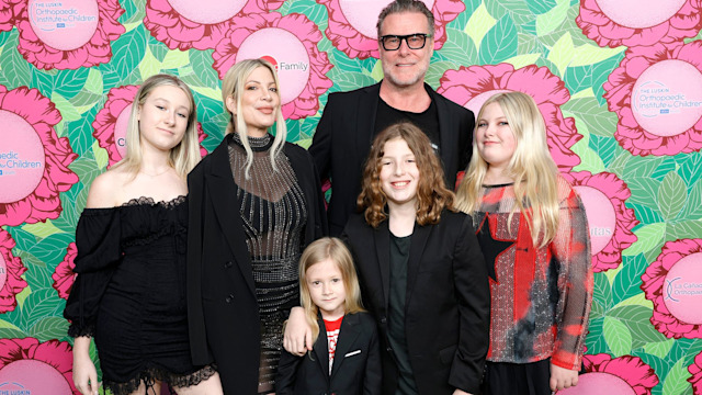 tori spelling and dean mcdermott with kids