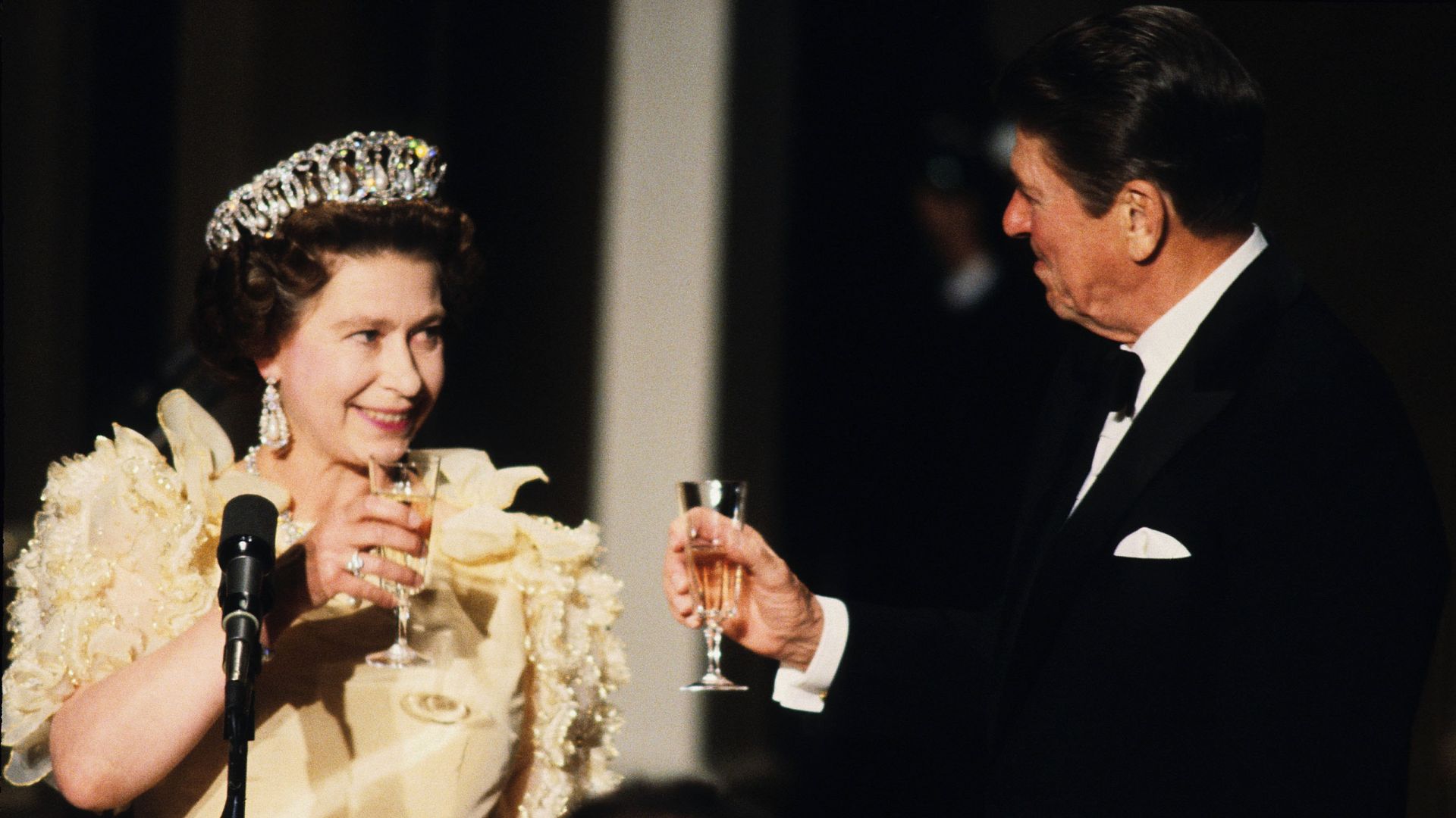 Queen Elizabeth II toasts President Ronald Reagan in 1983