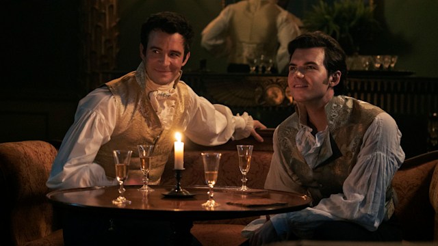 Luke Thompson as Benedict Bridgerton with his brother, Colin 