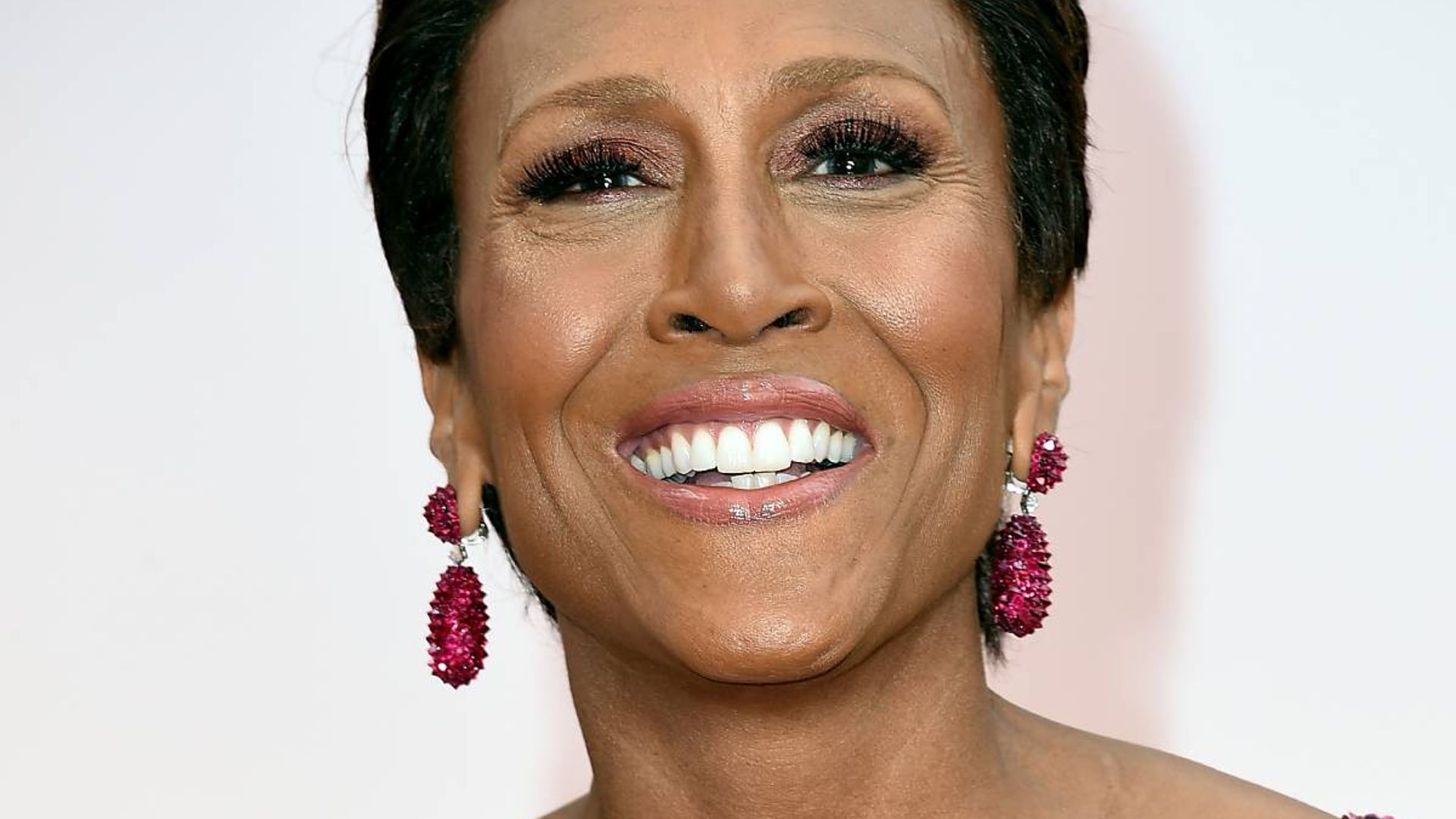 gma robin roberts glimpse inside country home