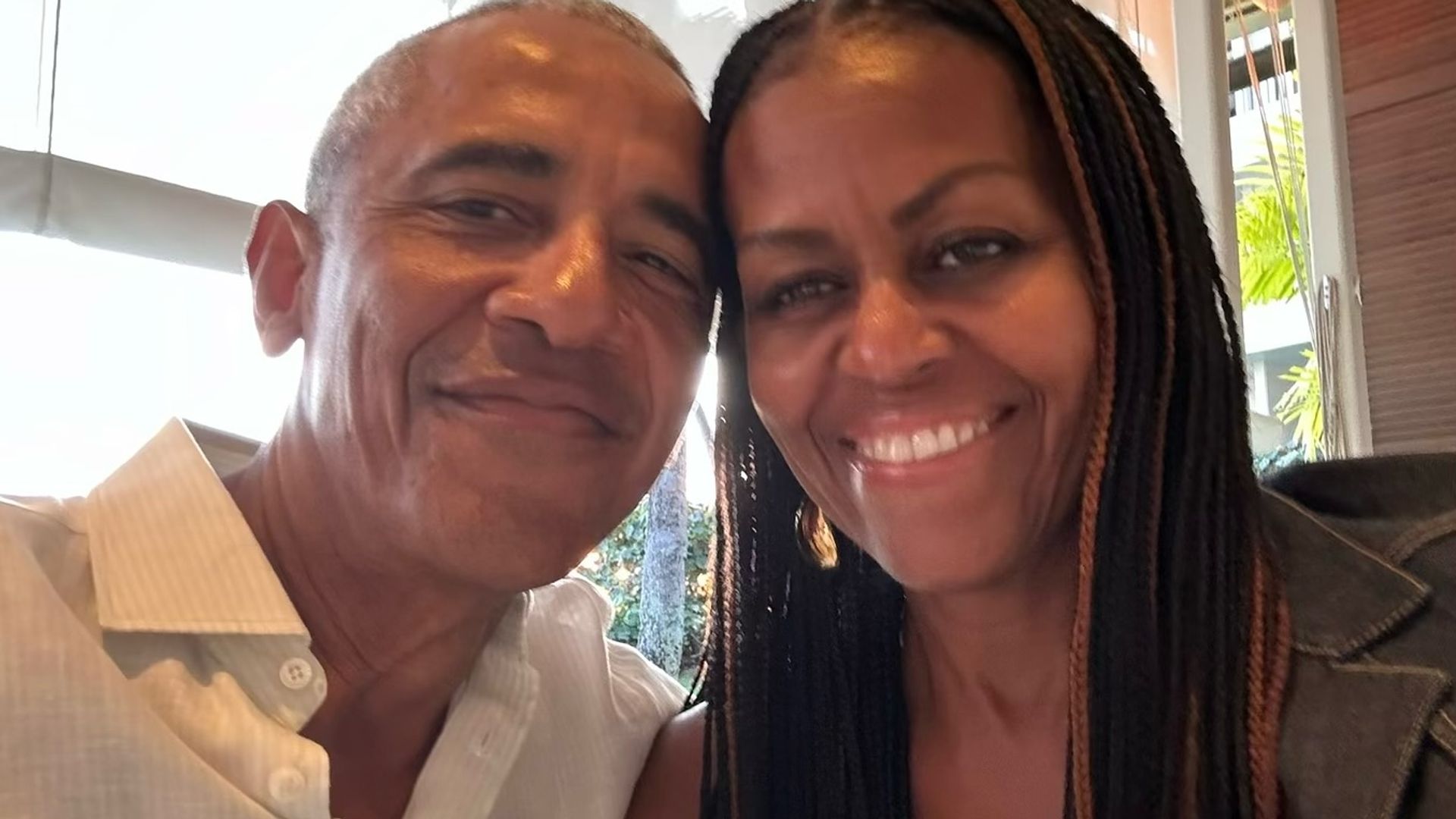 barack obama michelle obama smiling in selfie