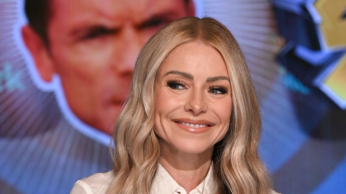 Kelly Ripa admits suffering major hair fail on LIVE