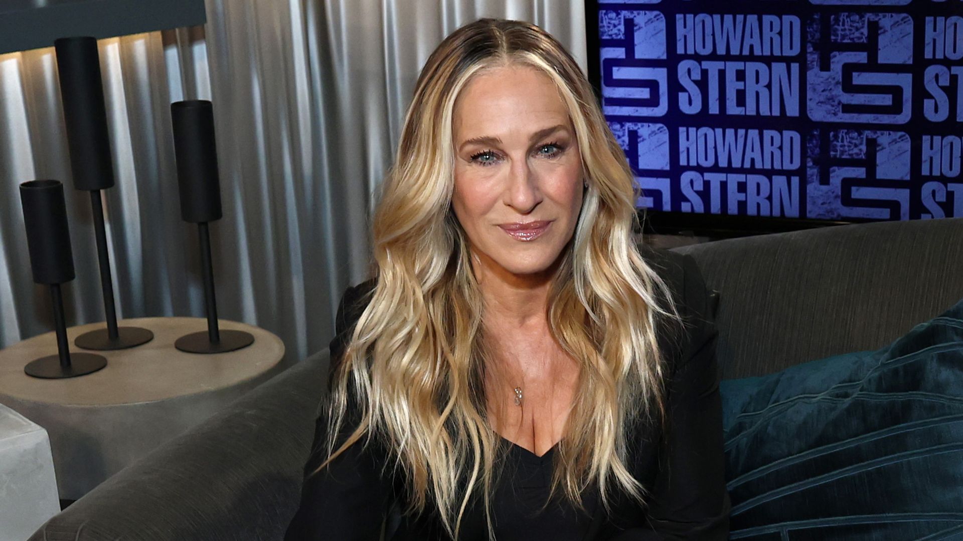 Sarah Jessica Parker visits SiriusXM's The Howard Stern Show at SiriusXM Studios on June 09, 2025 in New York City