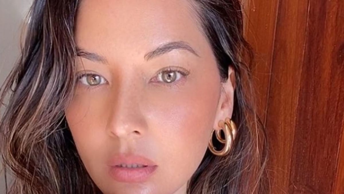 Olivia Munn floors fans with striking holiday photos