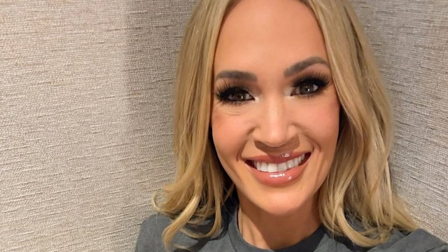 carrie underwood selfie on instagram
