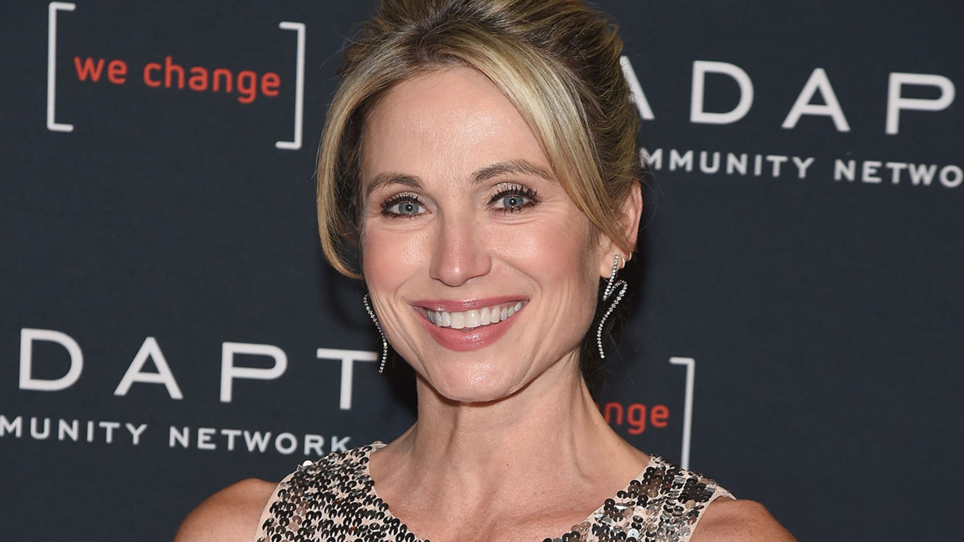 GMA's Amy Robach rocks figure-skimming top and flattering fitted pants ...