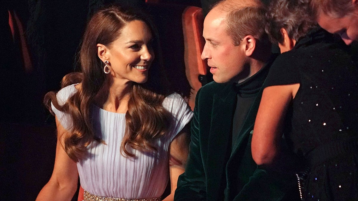 Prince William's cheeky reaction to his and Kate Middleton's royal(00)