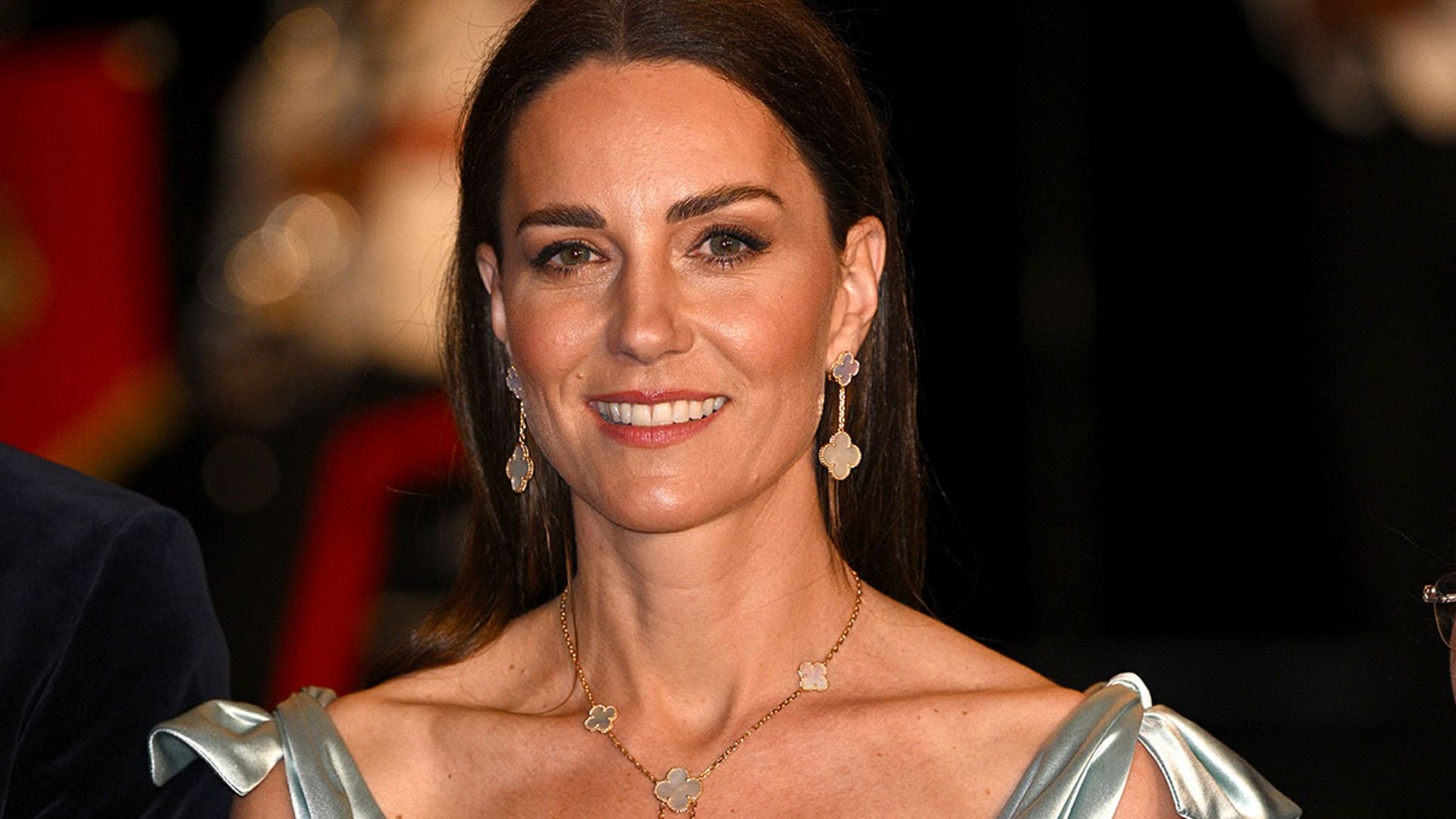 Kate Middleton stuns in sensational bridal dress in The Bahamas see