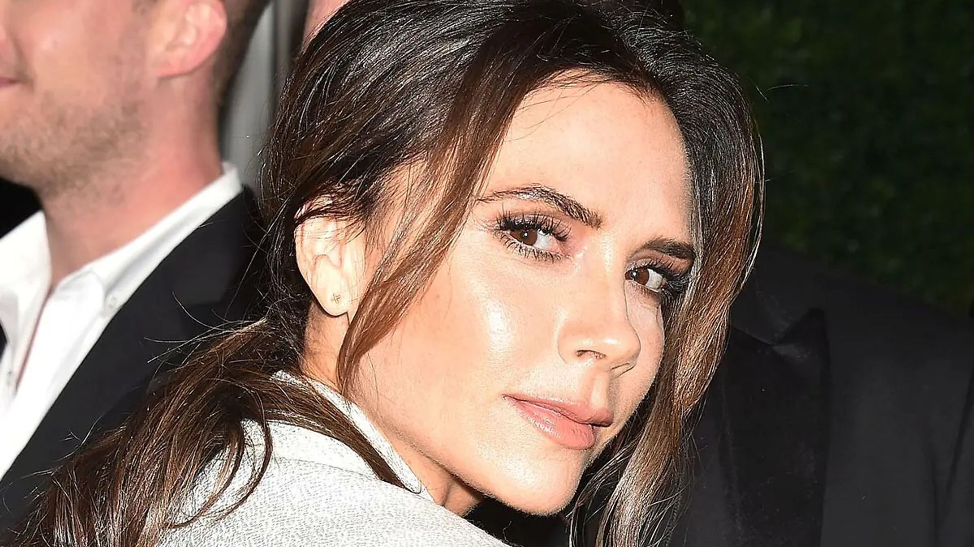 Victoria Beckham looks unreal in figure-hugging leggings for family day ...