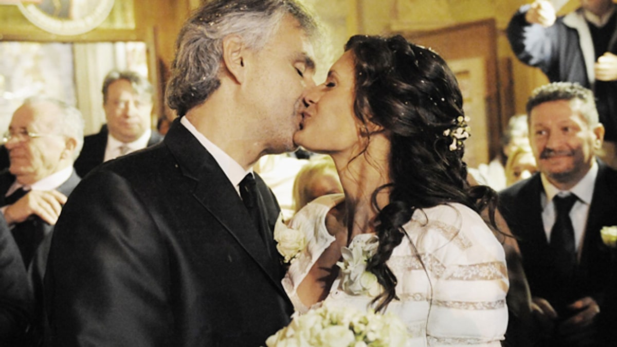 Andrea Bocelli marries longtime girlfriend Veronica Berti in Italy - Los  Angeles Times