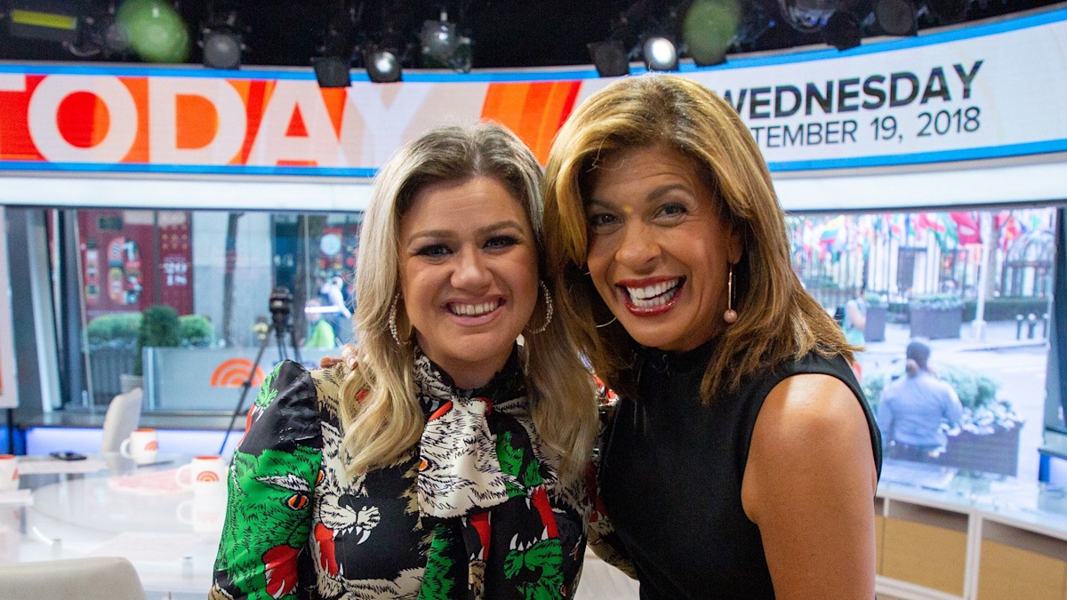 Hoda Kotb's daughters make surprise appearance on Kelly Clarkson's show ...