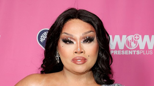 jiggly caliente in silver dress
