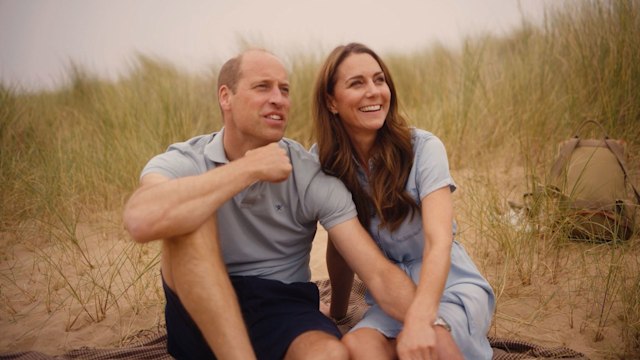 Prince William and Kate Middleton holding hands on Norfolk beach 